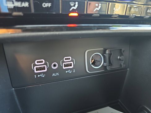 New 2025 Jeep Grand Cherokee L Limited image 30