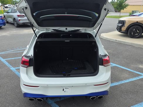 Used 2024 Volkswagen Golf R AWD/4WD image 8