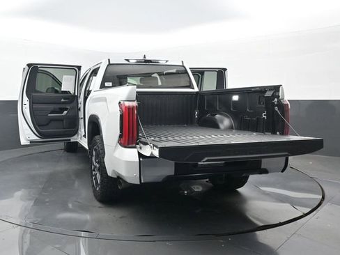 Used 2024 Toyota Tundra Limited AWD/4WD image 37