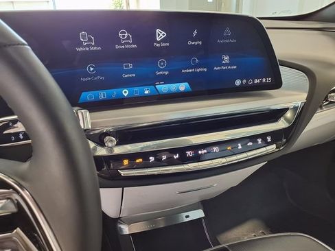 Used 2025 Cadillac Lyriq Luxury RWD image 11