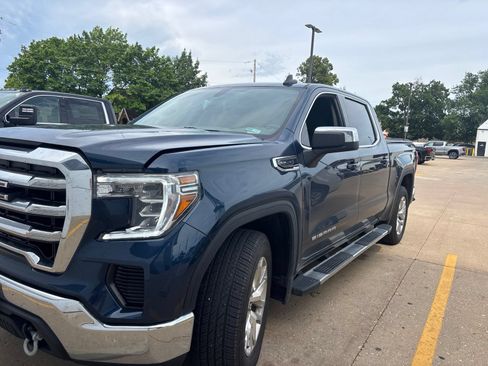 Used 2022 GMC Sierra 1500 SLE w/ X31 Off-Road Package AWD/4WD image 1