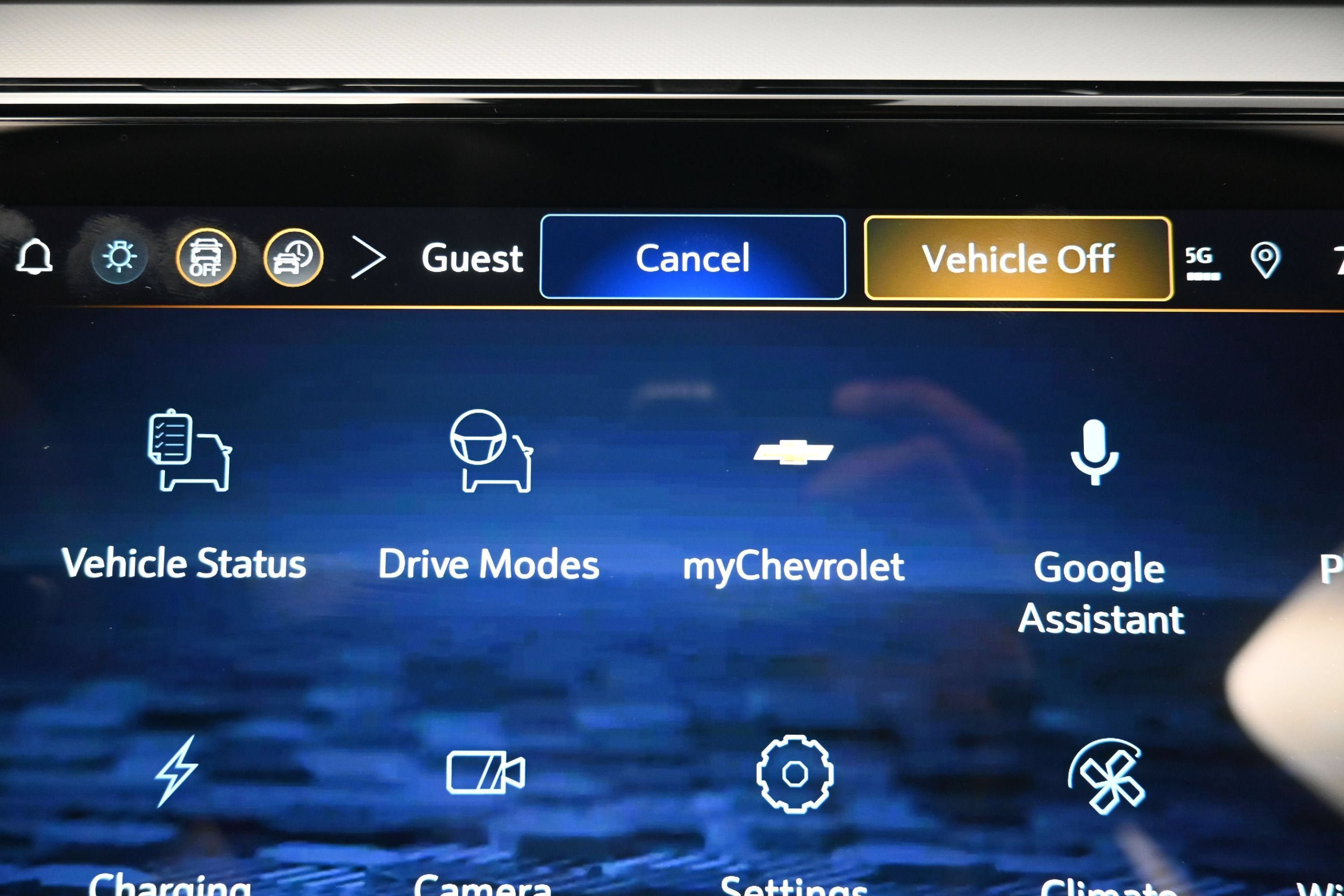 New 2027 Chevrolet Bolt LT w/ Comfort Package FWD image 19