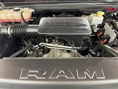 Used 2023 RAM 1500 4x4 Crew Cab image 28