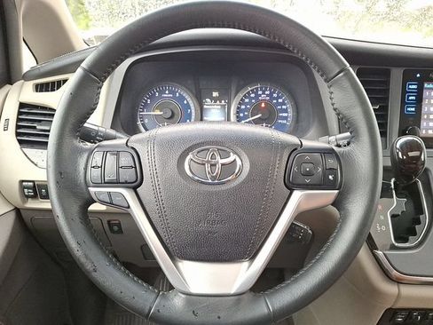 Used 2016 Toyota Sienna XLE AWD/4WD image 15