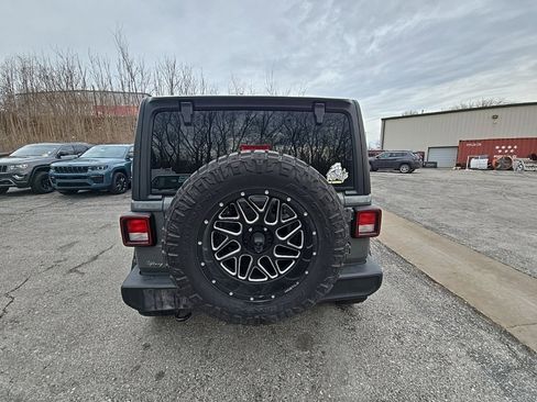Used 2019 Jeep Wrangler Unlimited Sport S image 6