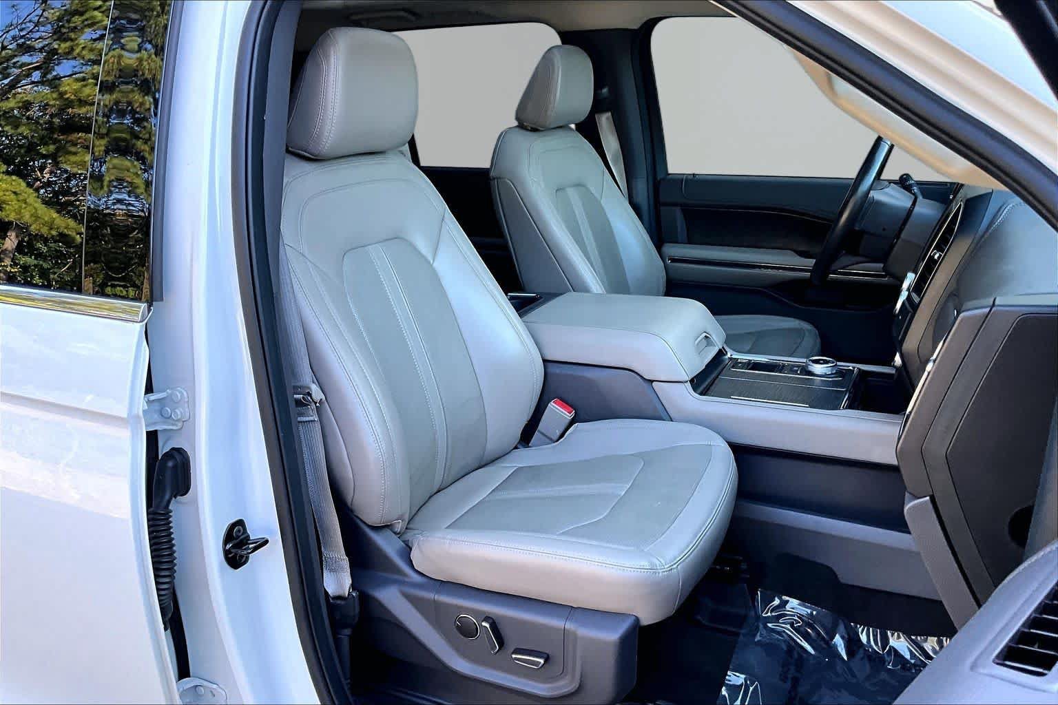 Used 2021 Ford Expedition Limited RWD image 9