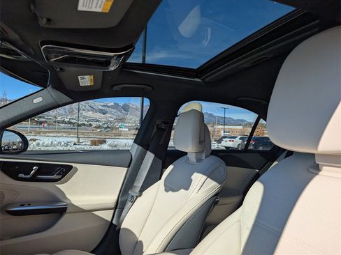 Used 2023 Mercedes-Benz C 300 4MATIC Sedan image 12