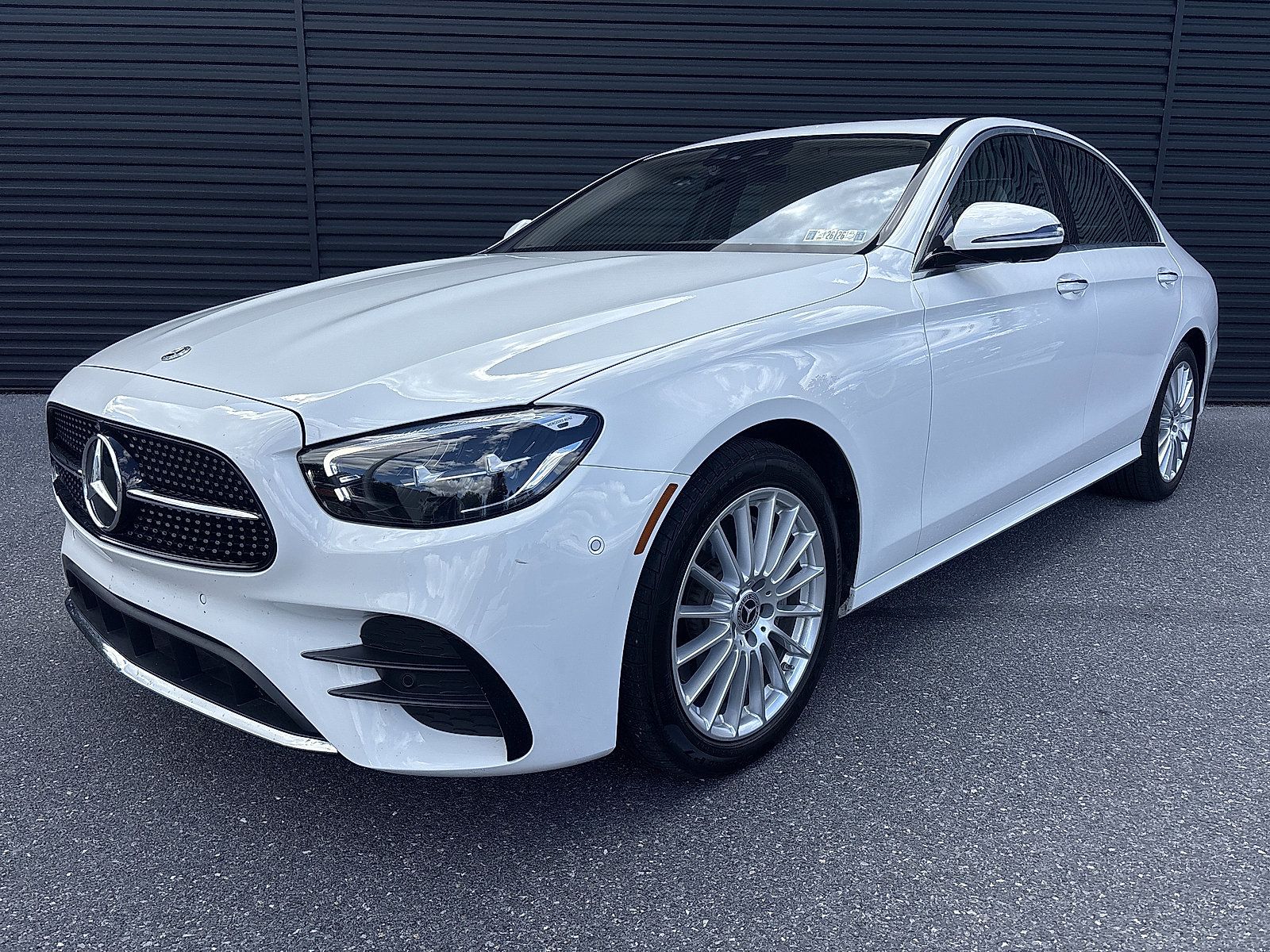 Used 2023 Mercedes-Benz E 350 4MATIC Sedan image 1