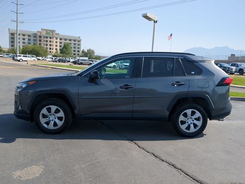 Used 2021 Toyota RAV4 LE w/ Carpet Mat Package (TMS) AWD/4WD image 3