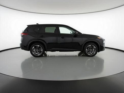 Used 2025 Nissan Rogue SV FWD image 8