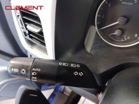 Used 2022 Nissan Rogue SV AWD/4WD image 14