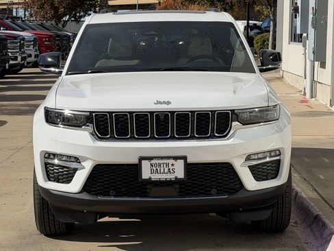 New 2025 Jeep Grand Cherokee Limited w/ Luxury Tech Group II AWD/4WD image 3