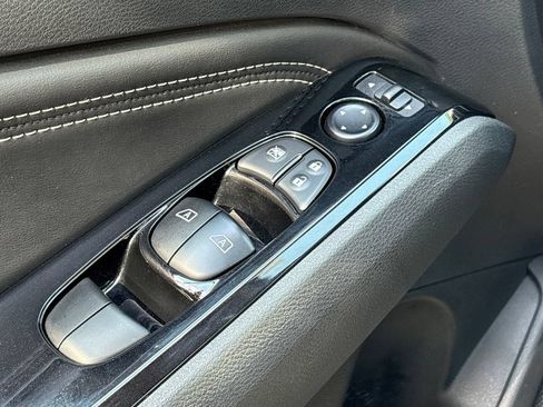 Used 2020 Nissan Altima 2.0 Platinum FWD image 10