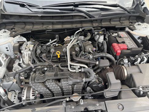 Used 2025 Nissan Altima 2.5 SV FWD image 32