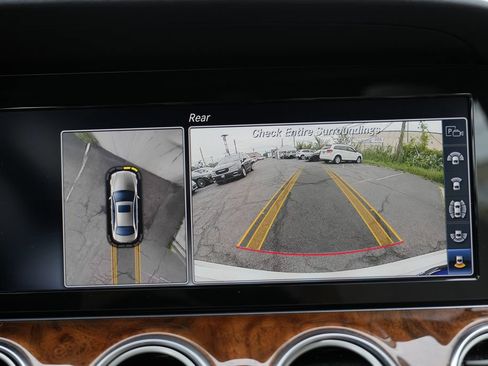 Used 2019 Mercedes-Benz E 300 4MATIC image 56