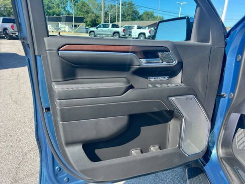 Used 2024 GMC Sierra 1500 Denali w/ Technology Package AWD/4WD image 18
