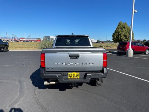 Certified 2025 Toyota Tacoma SR AWD/4WD image 4