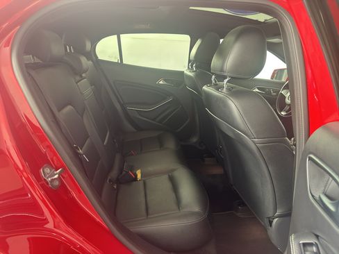 Used 2019 Mercedes-Benz GLA 250 image 40