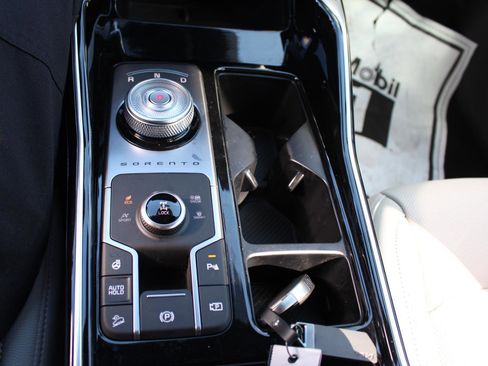 Certified 2025 Kia Sorento SX Prestige image 25