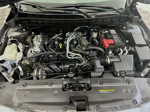 Used 2025 Nissan Altima 2.5 SV image 33