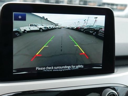 Used 2022 Ford Escape SE w/ SE Sport Appearance Package image 5