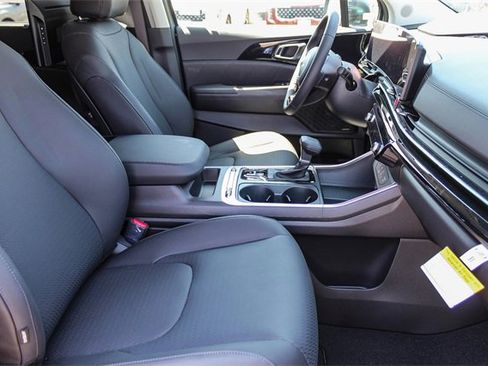 New 2025 Kia Carnival SX Prestige image 19