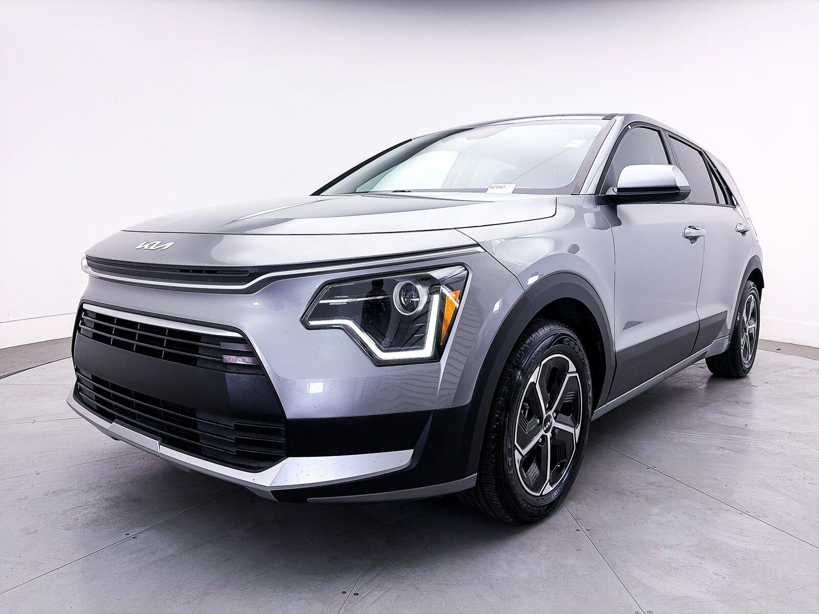 Used 2023 Kia Niro LX FWD image 11