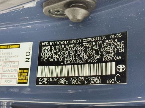 Certified 2025 Toyota Crown Signia AWD/4WD image 32