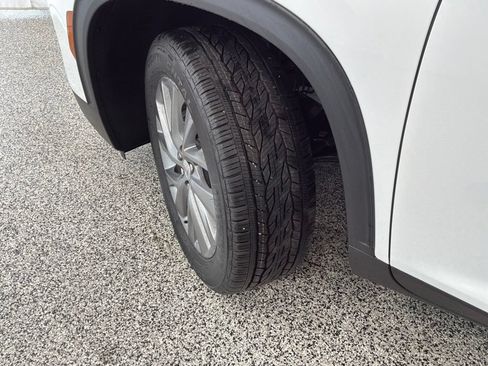 New 2026 Buick Enclave Preferred w/ Power Package AWD/4WD image 3