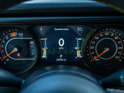 Used 2024 Jeep Wrangler Unlimited Sport AWD/4WD image 19
