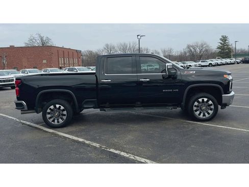 Used 2022 Chevrolet Silverado 2500 LTZ w/ LTZ Premium Package image 9