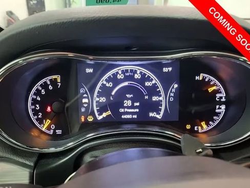 Used 2019 Jeep Grand Cherokee Altitude image 5