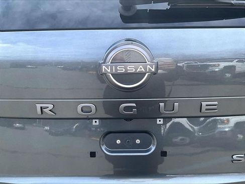 Used 2024 Nissan Rogue SV image 8