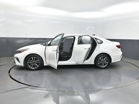 Used 2023 Kia Forte LXS w/ LXS Technology Package FWD image 33