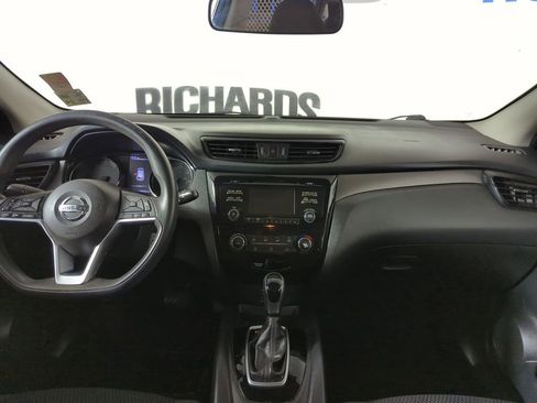 Used 2018 Nissan Rogue Sport S image 10