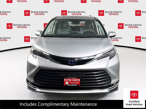 Certified 2024 Toyota Sienna XLE image 2