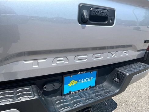 Certified 2021 Toyota Tacoma SR5 AWD/4WD image 27