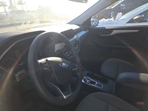 Used 2022 Ford Escape S image 5