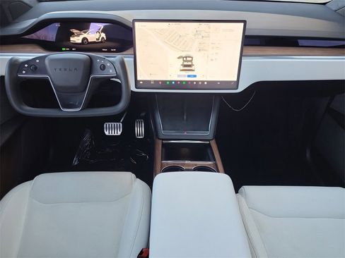 Used 2022 Tesla Model X image 14