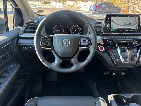 New 2026 Honda Odyssey Touring image 15