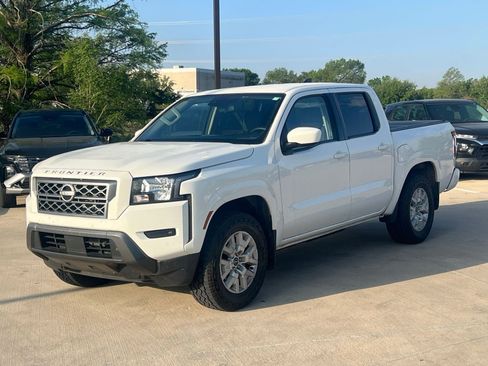 Used 2022 Nissan Frontier SV w/ Technology Package RWD image 5