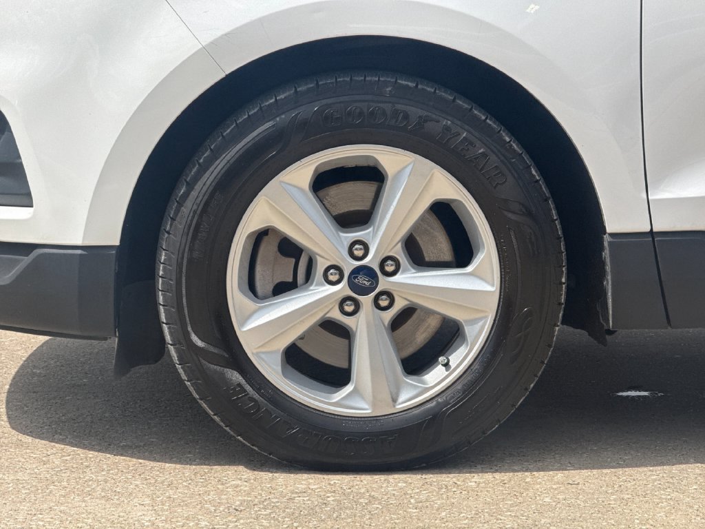 Used 2021 Ford Edge SE FWD image 27