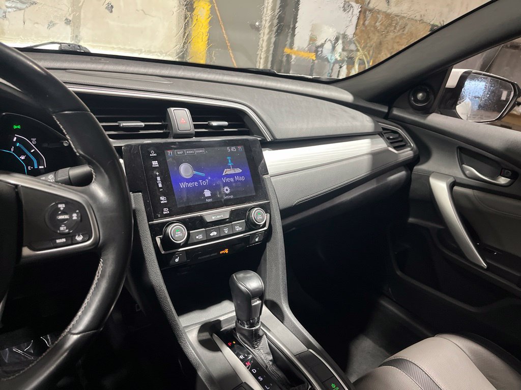 Used 2018 Honda Civic Touring image 22