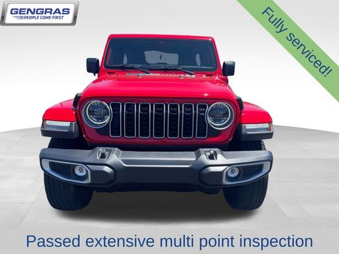 Used 2025 Jeep Wrangler Unlimited Sahara AWD/4WD image 3