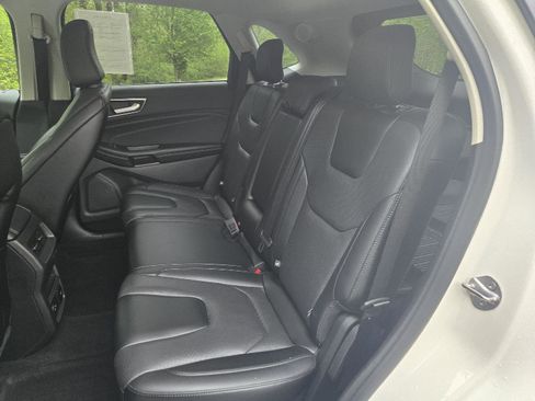 Used 2022 Ford Edge Titanium w/ Equipment Group 301A AWD/4WD image 26