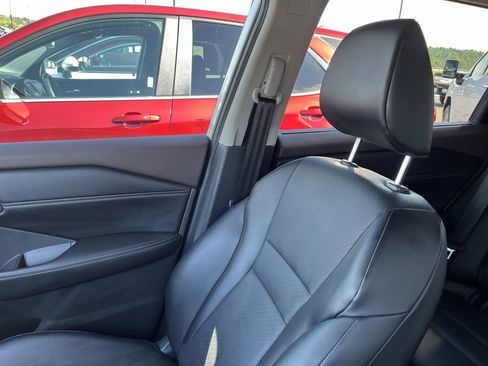 Used 2023 Nissan Rogue SV w/ SV Premium B Package FWD image 23