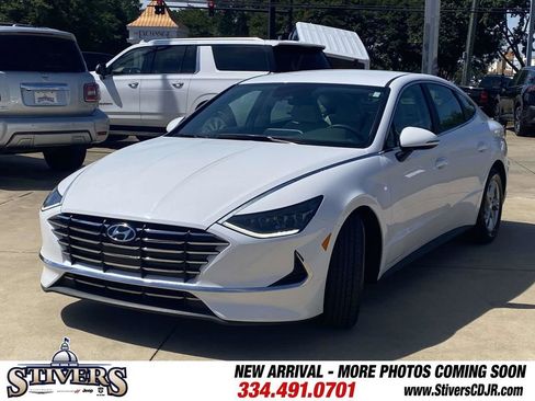 Used 2023 Hyundai Sonata SE FWD image 3