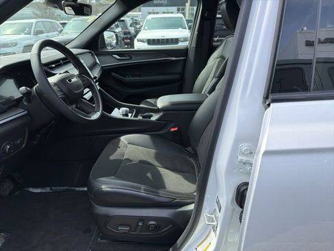 New 2026 Jeep Grand Cherokee Altitude AWD/4WD image 14