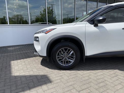 Used 2023 Nissan Rogue S FWD image 9