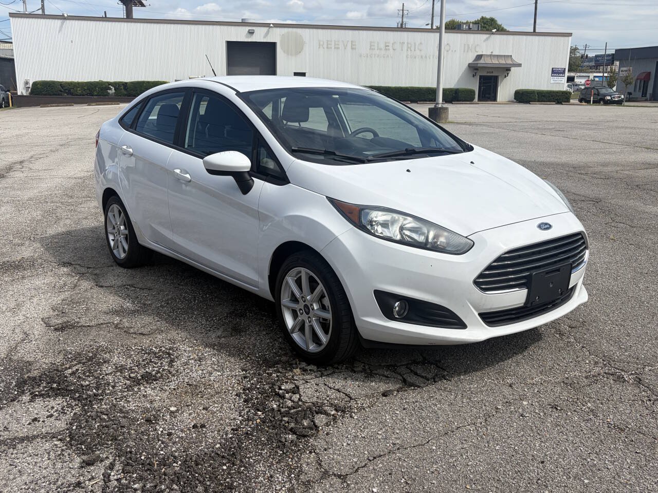 Used 2019 Ford Fiesta SE w/ Equipment Group 201A FWD image 3